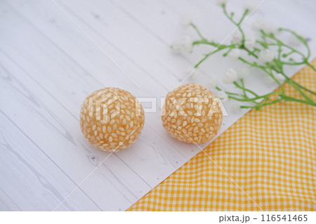 round cake filled with green beans as a background round cake filled with green beans as a background 116541465