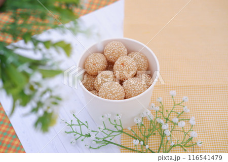 round cake filled with green beans as a background 116541479