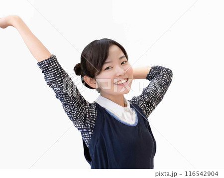 女性の背伸びポーズ 女性の背伸びポーズ 116542904