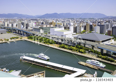 博多ポートタワーから見た博多の町並み 116543403