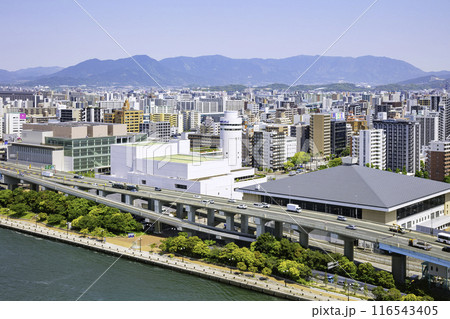博多ポートタワーから見た博多の町並み 116543405