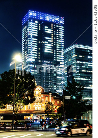 夜の東京駅 116543908