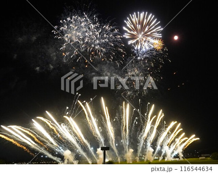 打ち上げ花火 連発連射 打ち上げ花火 連発連射 116544634