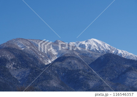 大野市から望む冬の荒島岳と小荒島岳 116546357