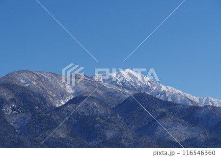 大野市から望む冬の荒島岳と小荒島岳 116546360