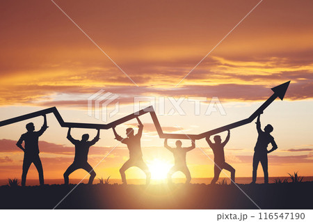 Team silhouette and up graph arrow on sunset background, leadership and teamwork concept 116547190