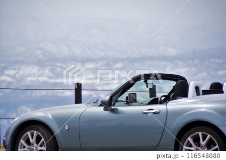 春のドライブイメージ　オープンカー 116548080