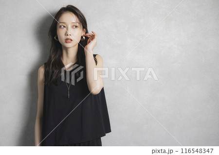 ロングヘアの女性 116548347
