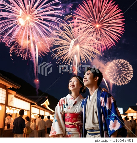 花火を見るカップル 116548401