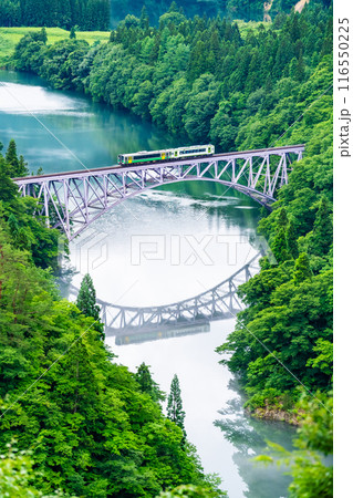 福島 只見線 第一只見川橋梁を渡る列車 福島 只見線 第一只見川橋梁を渡る列車 116550225