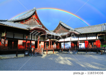【京都府】醍醐寺 三宝院庭園と虹 【京都府】醍醐寺 三宝院庭園と虹 116554336