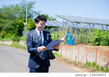 畑とビジネスパーソン 116554475