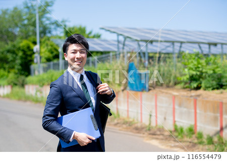 畑とビジネスパーソン 116554479