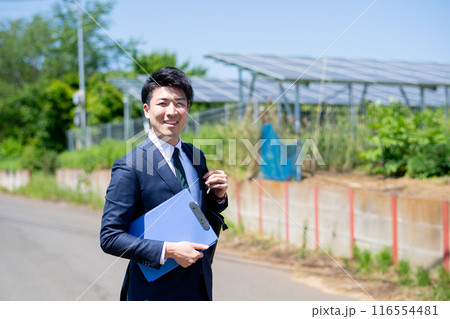 畑とビジネスパーソン 116554481