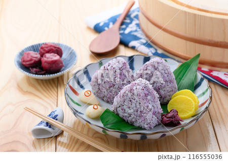 みんな大好き♪ゆかりおにぎり みんな大好き♪ゆかりおにぎり 116555036