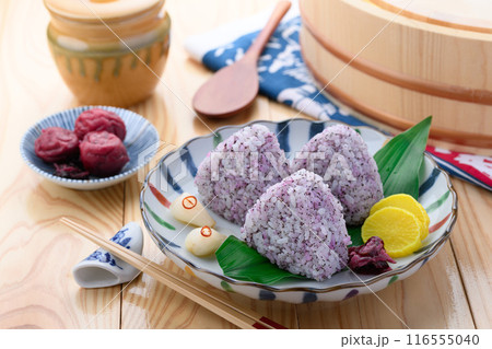 みんな大好き♪ゆかりおにぎり 116555040