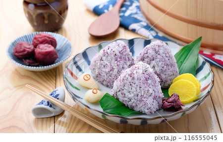 みんな大好き♪ゆかりおにぎり 116555045