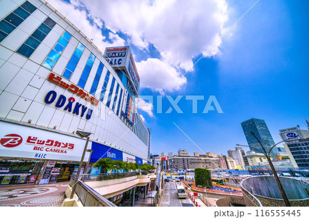 日本の東京都市景観 新宿駅西口再開発を望む。小田急百貨店の解体が進む…＝令和6年7月5日 116555445