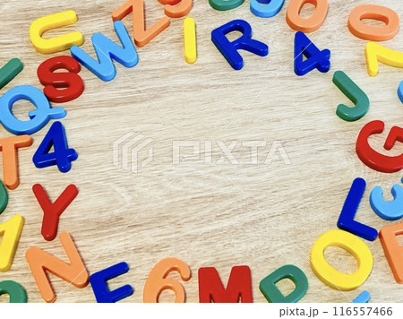 アルファベットと数字のフレーム 116557466