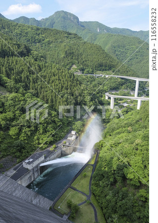 滝沢ダムの堤体から見た雷電廿六木橋 滝沢ダムの堤体から見た雷電廿六木橋 116558232