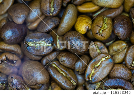 Close-up shot of numerous roasted coffee beans, 116558346