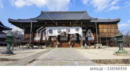 専修寺の国宝「御影堂」　三重県津市 116560359