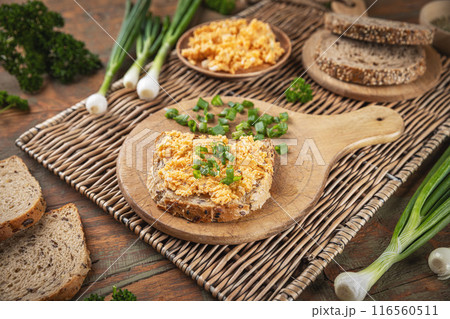 Delicious homemade egg spread 116560511