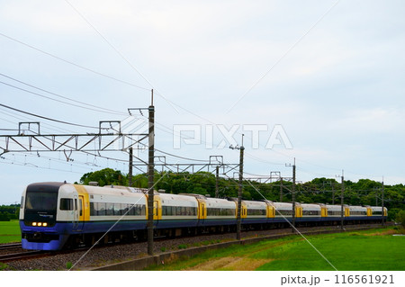 外房線を走る特急わかしお（255系） 116561921
