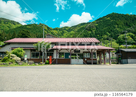 初夏の須原駅【木曽郡大桑村】 初夏の須原駅【木曽郡大桑村】 116564179