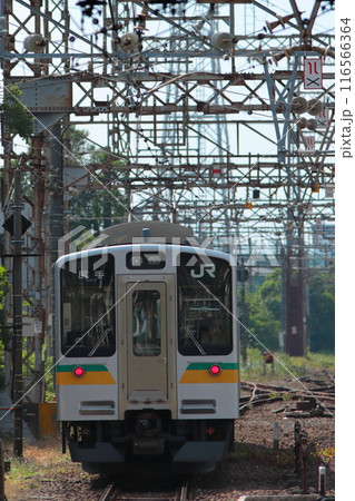 新天地の南武支線で活躍するE127-0系電車_2024/6/1撮影 新天地の南武支線で活躍するE127-0系電車_2024/6/1撮影 116566364