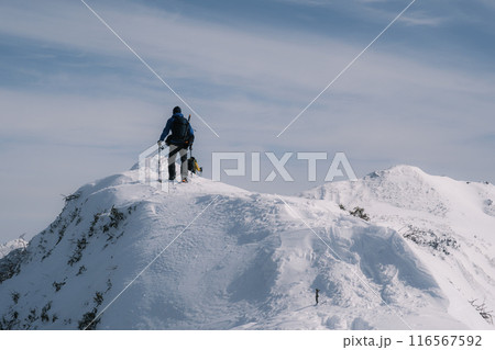 雪山の山岳風景 雪山の山岳風景 116567592
