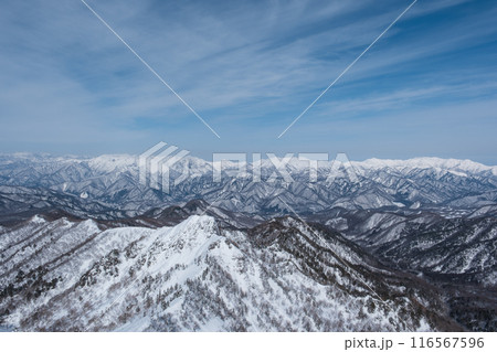 雪山の山岳風景 116567596