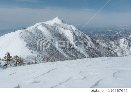 雪山の山岳風景 雪山の山岳風景 116567645