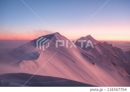 雪山の山岳風景 雪山の山岳風景 116567704