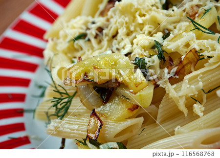 Mezze penne alla formaggella 116568768