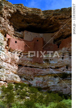 Montezuma's Castle Indian Ruins Cliff Dwelling, Arizona Montezuma's Castle Indian Ruins Cliff Dwelling, Arizona 116569027