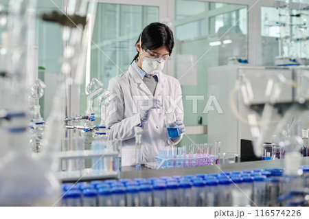 Mixing two liquid chemical substances Mixing two liquid chemical substances 116574226