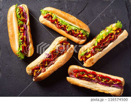 Hot dog . Traditional american fast food . 116574500