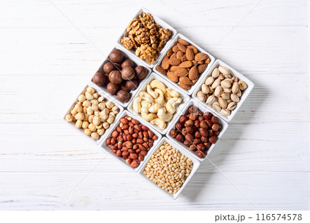 Mix of nuts in bowl . Food background 116574578