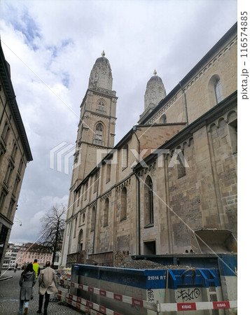 Scenic summer view of the Old Town architecture of Zurich 116574885