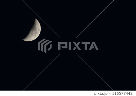 月齢6.0皐月の月 116577442