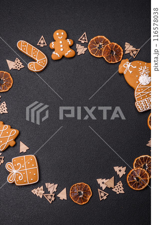 Copy space with Christmas decor elements of gingerbread Copy space with Christmas decor elements of gingerbread 116578038