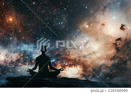 宇宙瞑想：銀河の中のシルエットとコピースペース 116580046