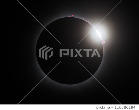 2024年4月8日　メキシコ皆既日食のダイヤモンドリング 116580194