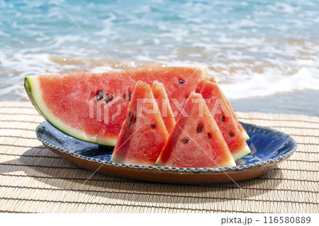 切り分けたスイカ 116580889