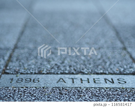 1896　ATHENSと刻まれた歩道 116581417