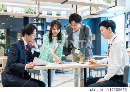 会議 撮影協力:Creadisce(丸善雄松堂株式会社) 会議 撮影協力:Creadisce(丸善雄松堂株式会社) 116582676