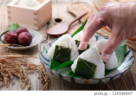 おにぎり おにぎり 116586007