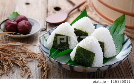 おにぎり 116586011
