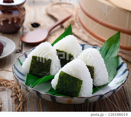 おにぎり 116586014